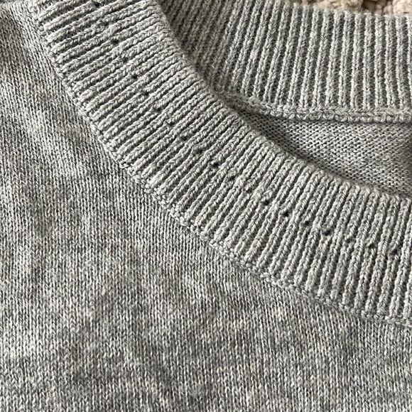 NWT Halogen crew neck sweater. Gray. Size Small - Picture 7 of 7